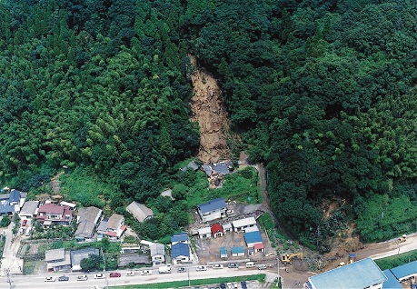 急傾斜地の崩壊（がけ崩れ）