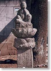 半跏趺座像(はんかふざぞう)の地蔵菩薩