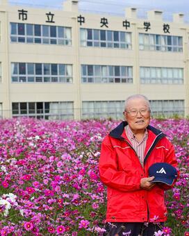 「訪れる人々に幸せを、コスモス畑」記事へのリンク