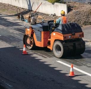 道路工事をしているところの写真